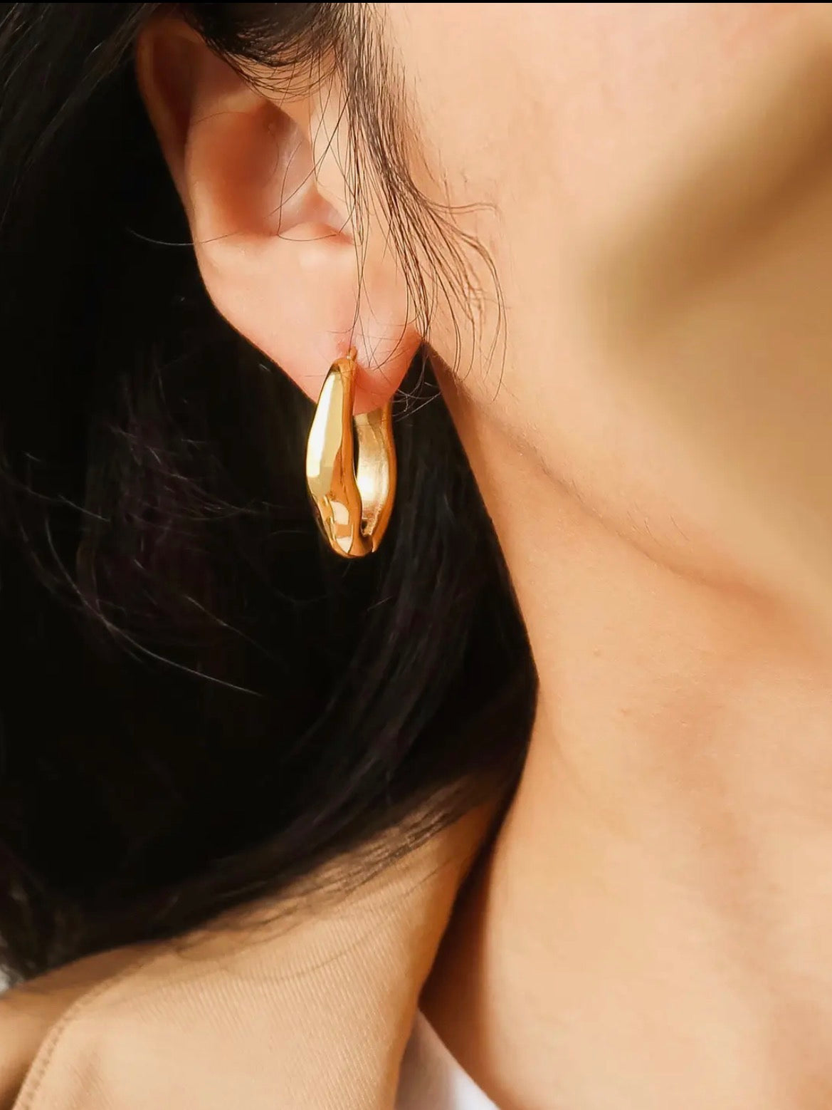 18k Oval Hoop Earrings