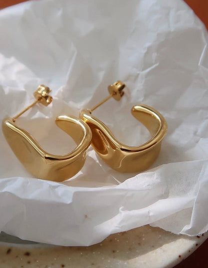 18K Waved Hoop Earrings