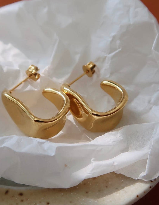 18K Waved Hoop Earrings